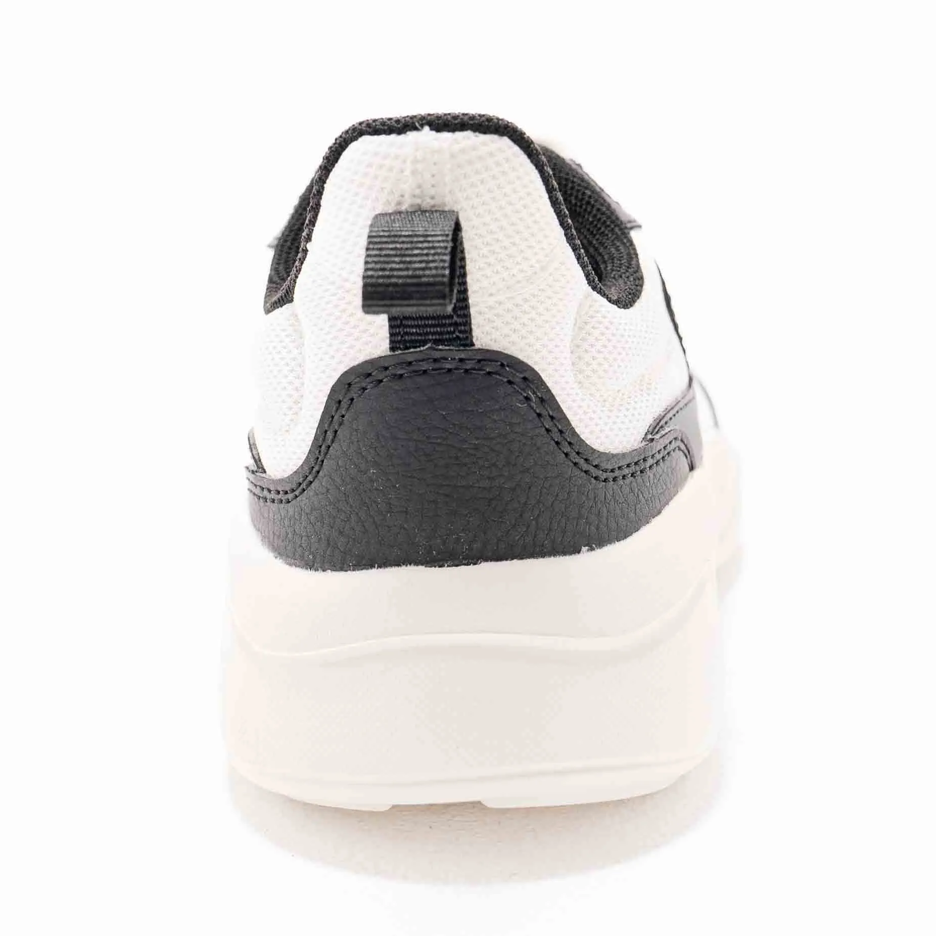 CASUAL SHOES