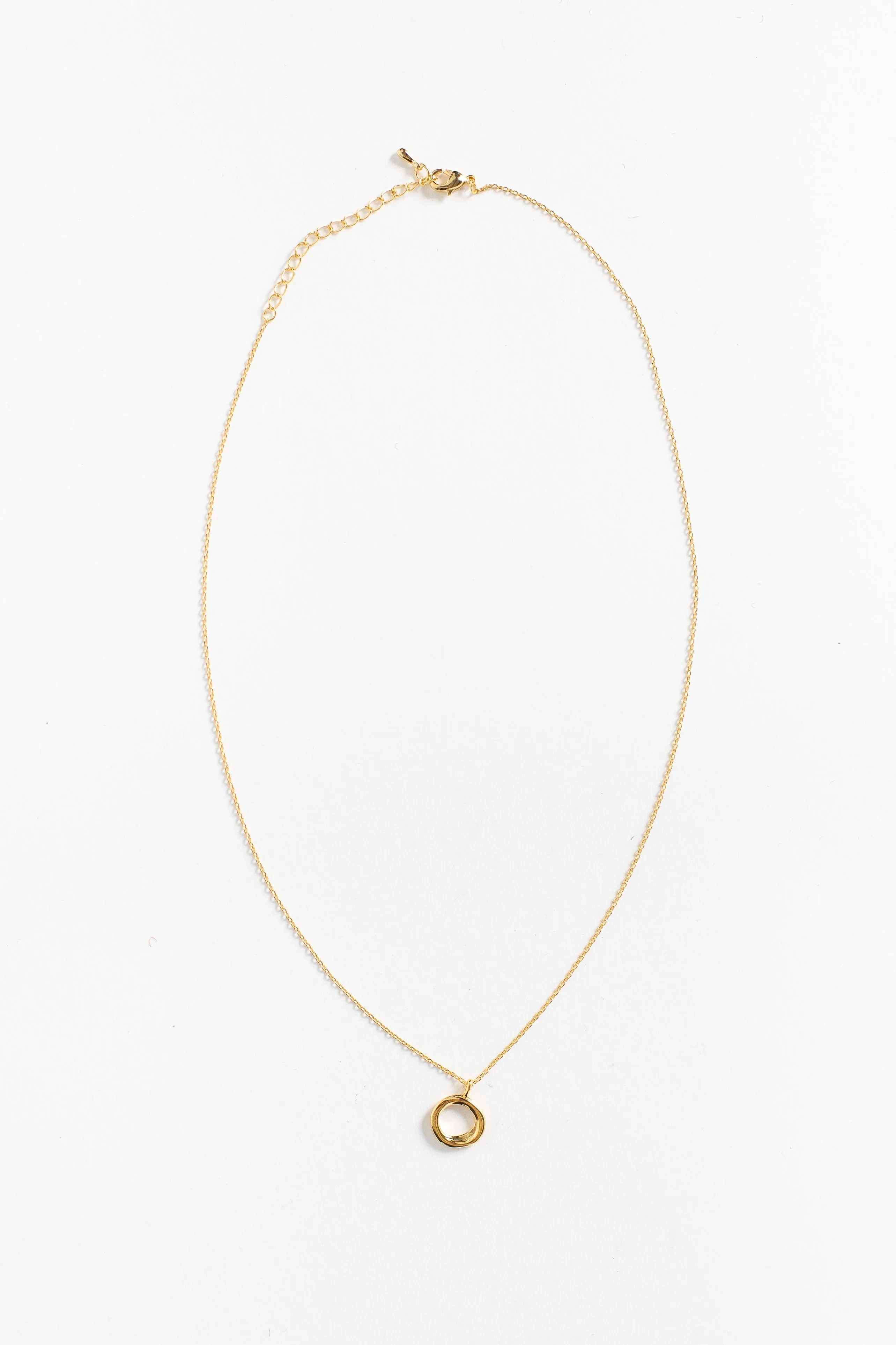 Cove Linked Circle Necklace