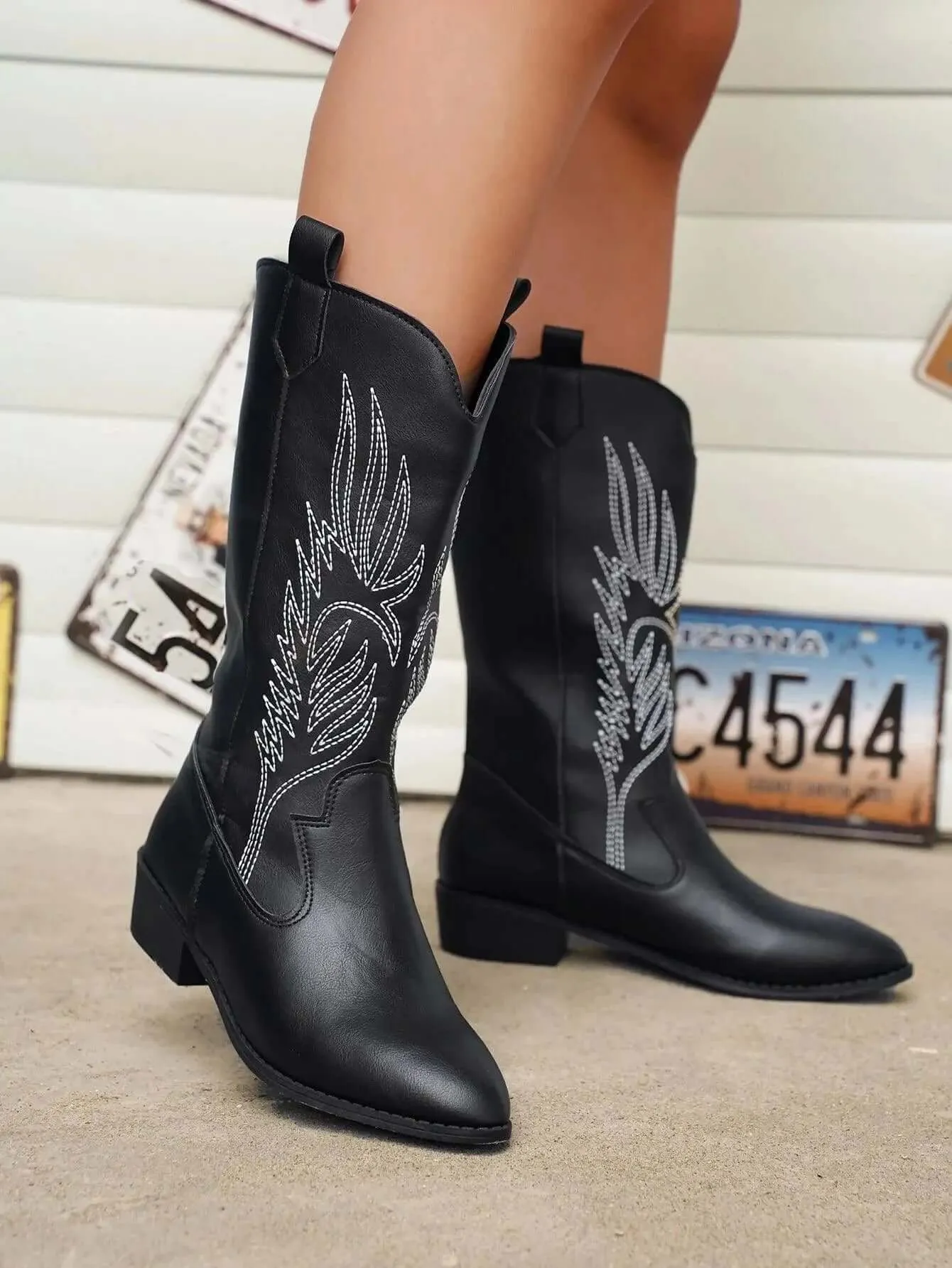Women's Leather Cowboy Boots: Western Style Ankle Boots