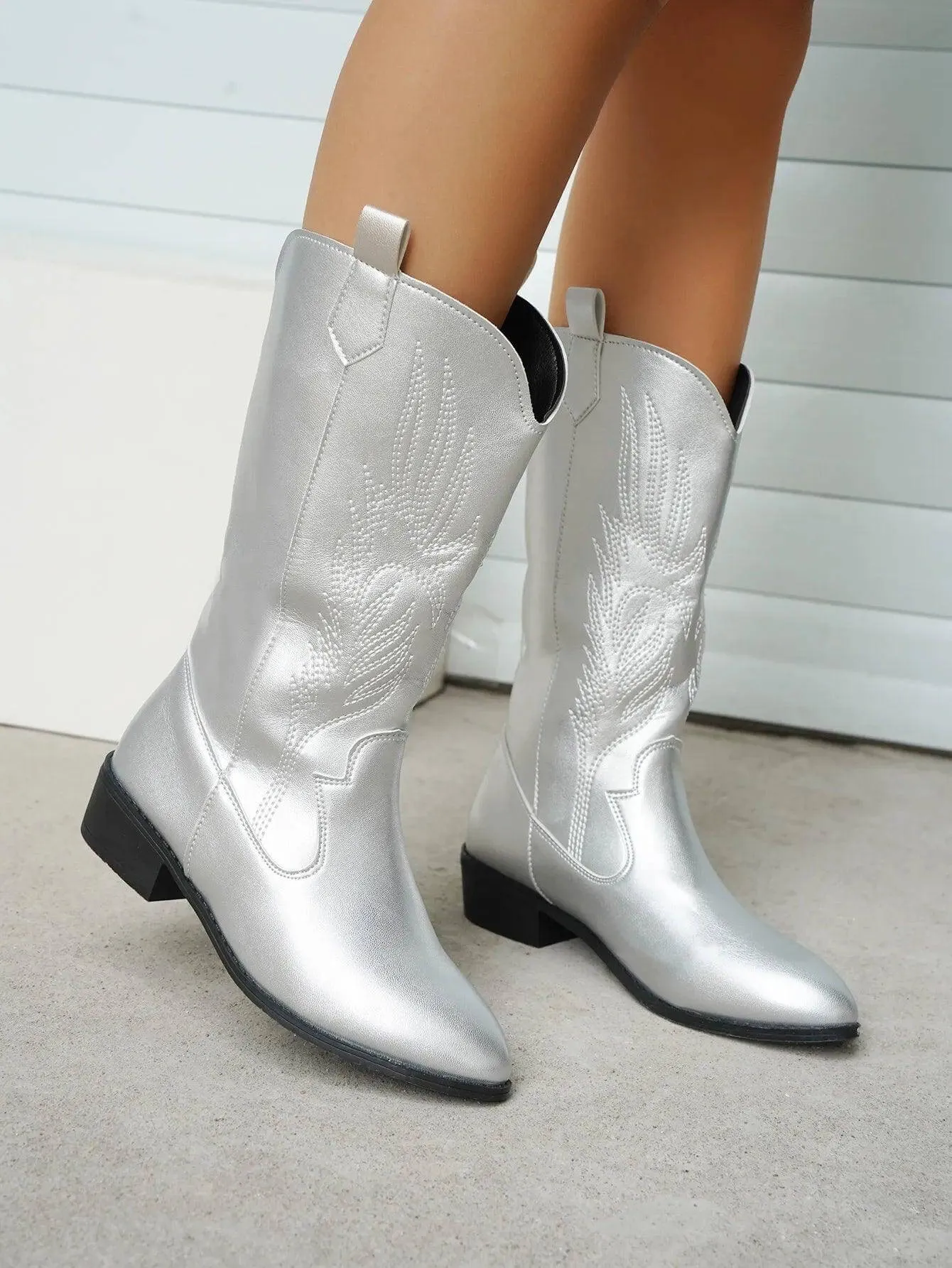 Women's Leather Cowboy Boots: Western Style Ankle Boots