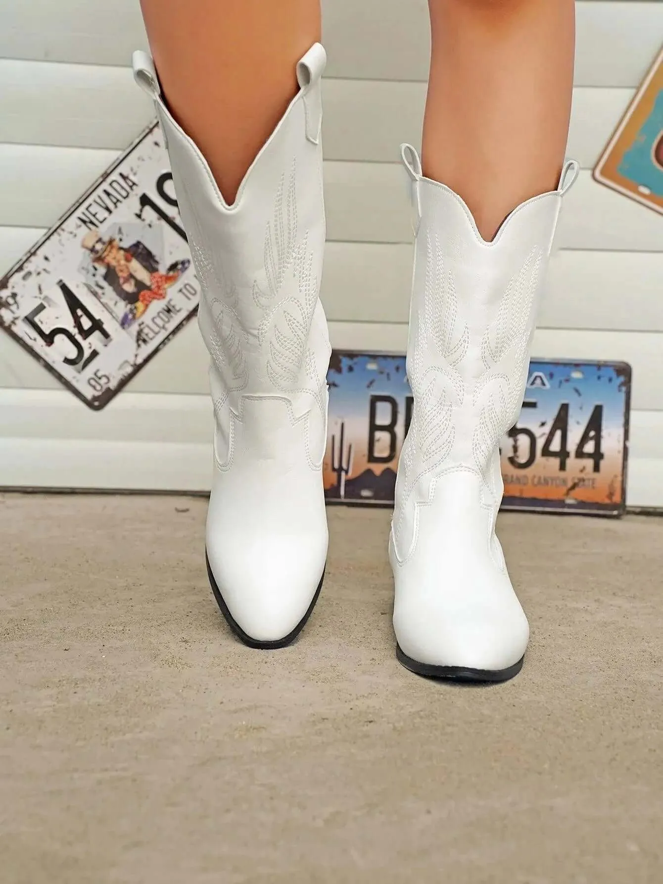 Women's Leather Cowboy Boots: Western Style Ankle Boots
